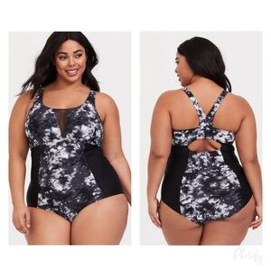 Torrid Active Wireless Racerback One Piece Swimsuit Black Tie Dye Sz 2 2X 18-20
